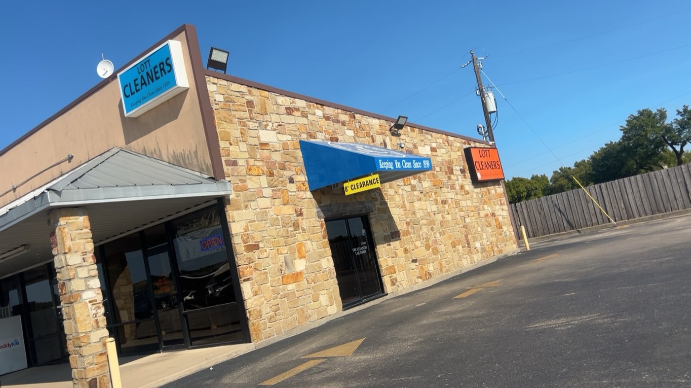 Lott Cleaners — Brock storefront
